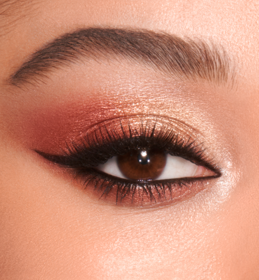 Step-by-Step Guide to Creating Bold Black Smokey Eyes