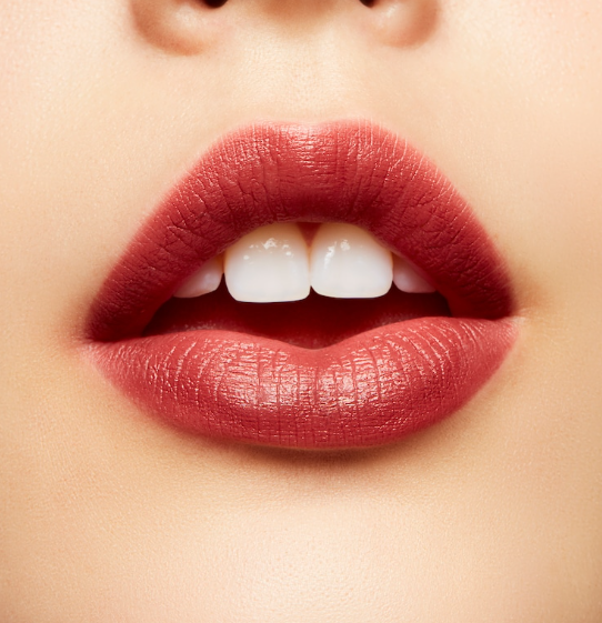 How to Apply Lipstick Like a Pro for Long-Lasting Results