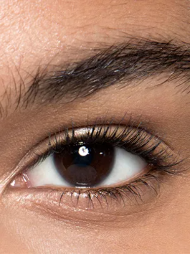 How to Curl Your Lashes for a Long-Lasting Hold