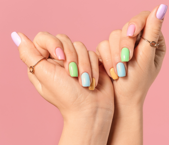 Acrylic Nails vs. Dip Nails: Which Is the Right Choice for You?