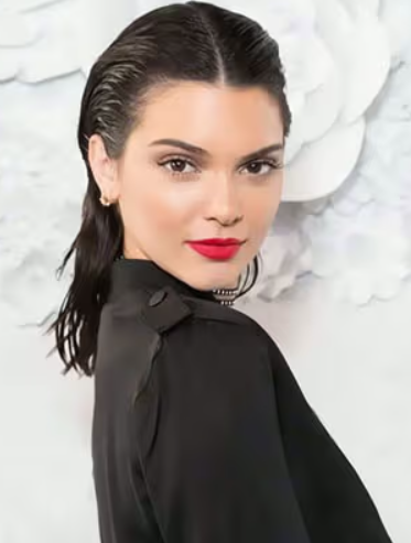 Mastering the Wet Hair Look: The 7 Best Products for the Perfect Style