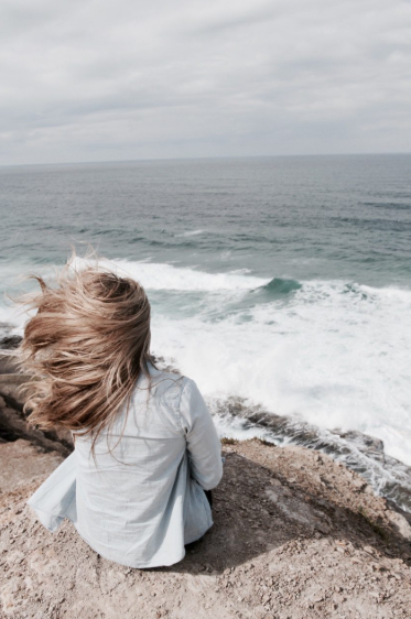 How to Maintain Your Hair Care Routine While Traveling